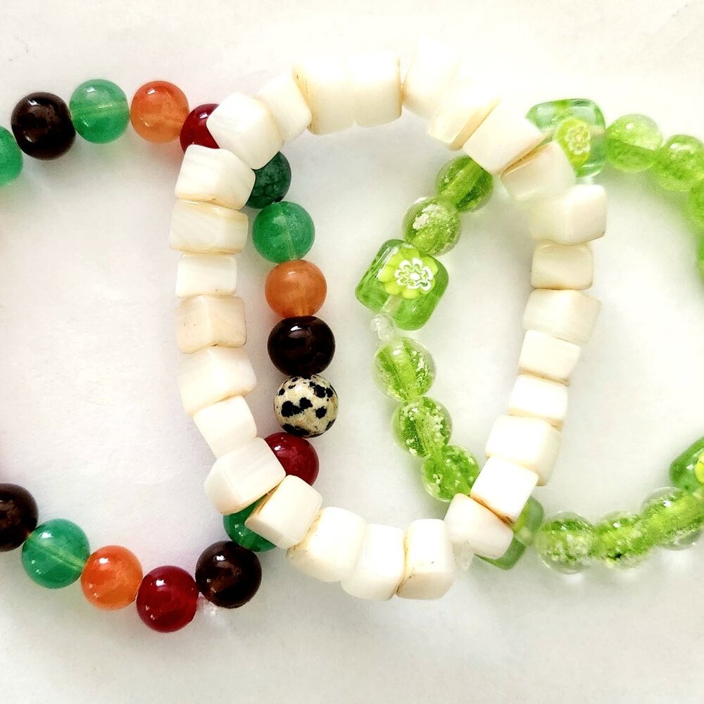 Lot of 3 bracelets Approx 7" green white all stretchy New Discount Shipping!!